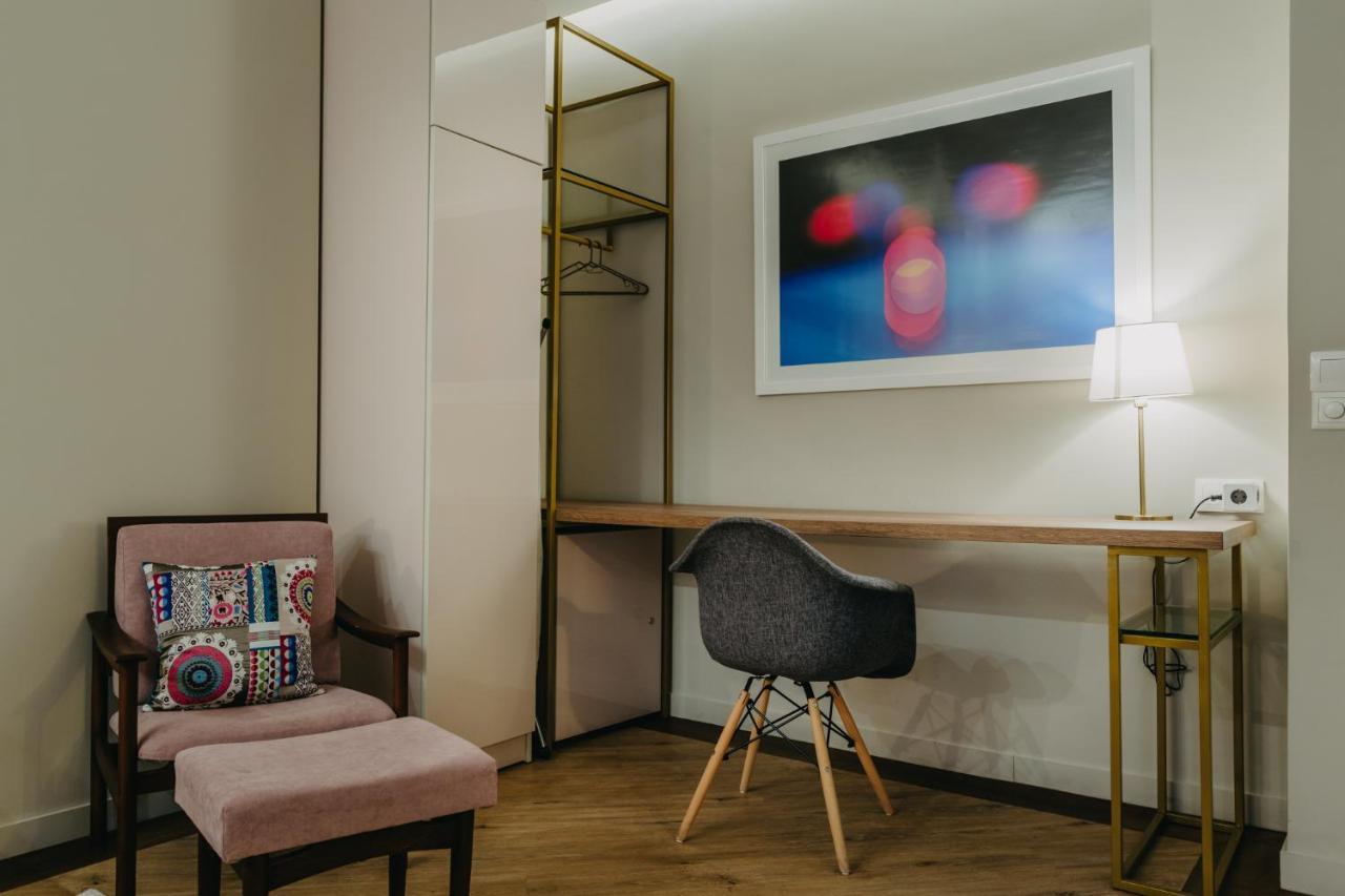 The Luxe - Tsimiski, Skg *